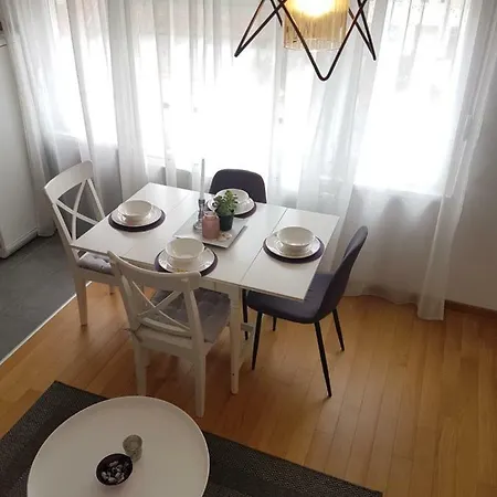 Apartment Apartman Nina *